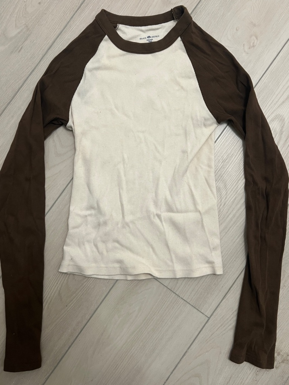 Brandy Melville Raglan Long Tee Cream & Brown